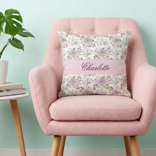 Coussin Monogramme de nom de fleur botanique florale rose (Pink Floral Botanical Wildflower Monogram Name Throw Pillow)
