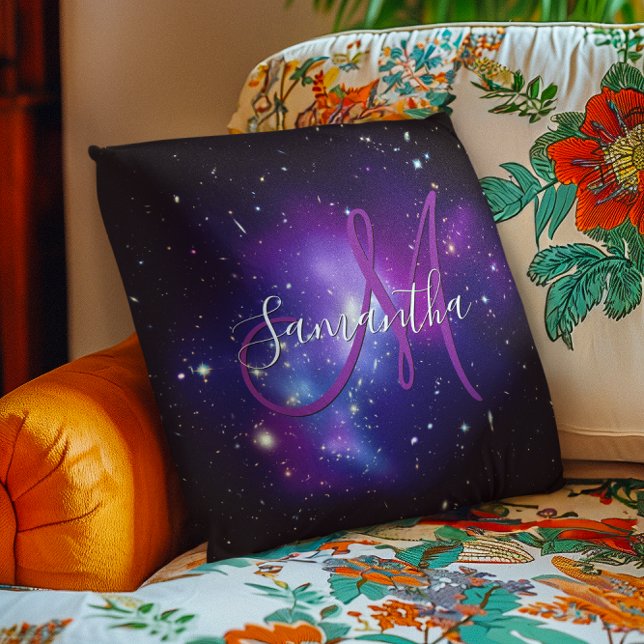 Coussin Monogramme de photo céleste violet féminin (Girly Purple Celestial Photo Monogram Throw Pillow)