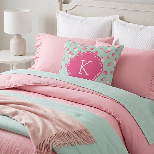 Coussin Monogramme d'impression florale vintage chic rose  (Créateur téléchargé)
