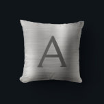 Coussin Monogramme en argent brossé de luxe Nom initial<br><div class="desc">Huile d'argent de luxe brossé Monogramme de métal brossé Nom et Coussin initial. Le coussin fait le cadeau parfait pour quelqu'un qui décorait sa chambre en argent.</div>