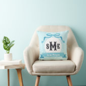 Coussin Monogramme en forme de nœud à clé grecque inversé (Chaise)