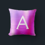 Coussin Monogramme en métal brossé rose pourpre Nom initia<br><div class="desc">Chaud rose et violet Pastel Ombre Foil brossé Monogramme en métal Nom et Coussin initial. La coussin fait le cadeau parfait pour quelqu'un qui décore sa chambre en rose et violet cinglé.</div>