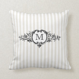 Coussin Monogramme encadré sur des rayures