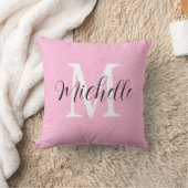 Coussin Monogramme et nom rose poudré tendance (Couverture)