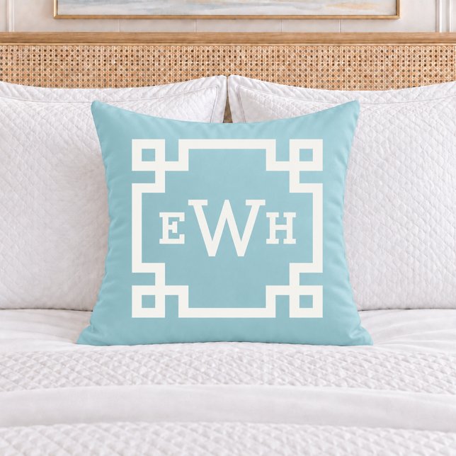 Coussin Monogramme Initial Clé Grecque Aqua Classique (Créateur téléchargé)