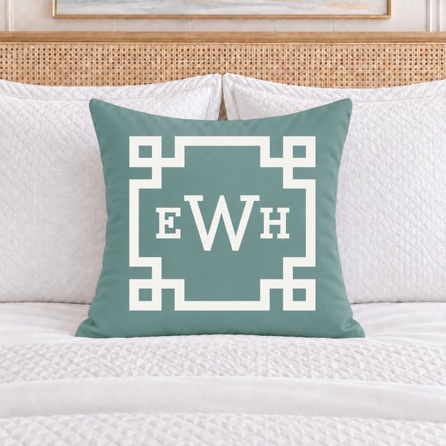 Coussin Monogramme Initial Clé Grecque Vert Genévrier Clas (Créateur téléchargé)