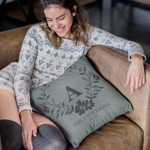 Coussin Monogramme initial personnalisé vert sauge rustiqu