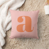 Coussin Monogramme initiale lettre gras orange rose person (Couverture)