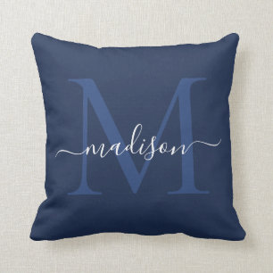 Coussin Monogramme moderne Nom Élégant Chic Script Navy Bl