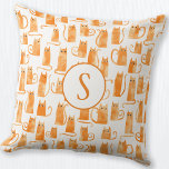 Coussin Monogramme Motif de chat orange<br><div class="desc">Joli petit motif de chat gingembre orange aquarelle. Art original de Nic Squirrell. Modifiez le monogramme initial pour personnaliser.</div>