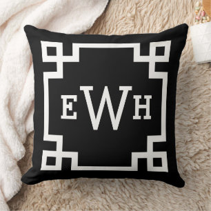 Coussin Monogramme noir   Clé grecque