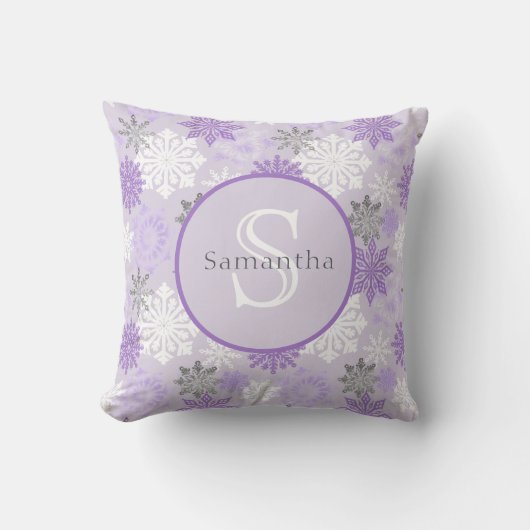 Coussin Monogramme personnalisé de flocon de neige violet (Recto)