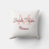Coussin Monogramme simple de la tribu de la mariée en roug (Verso)