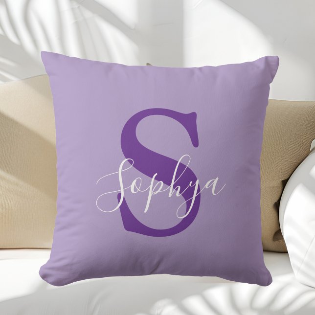 Coussin Monogramme simple et violet personnalisé (Créateur téléchargé)