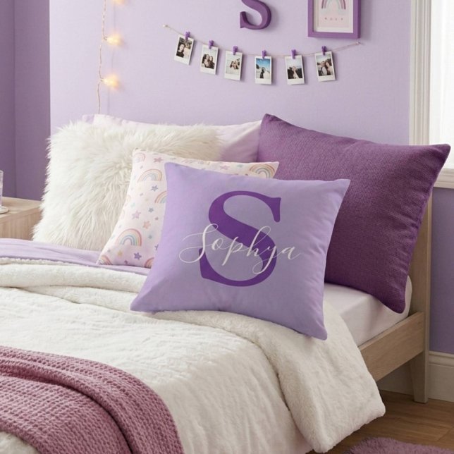 Coussin Monogramme Simple Violet Personnalisé (Créateur téléchargé)