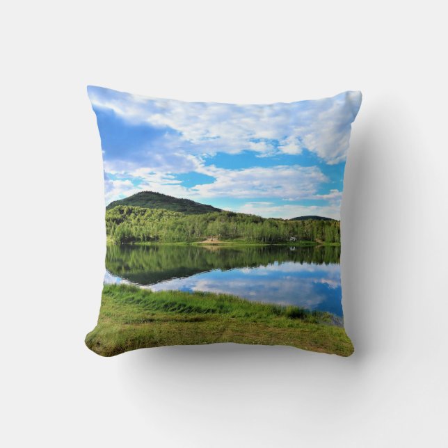 Coussin Montagne et lac paisible (Recto)