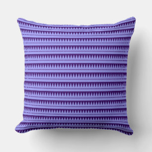 Coussin Montagnes Aztec - Bleu Pastel sur le violet profon