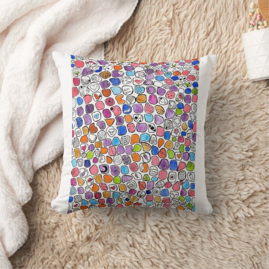 Coussin Mosaic Pattern with Whimsical Symbols (Couverture)