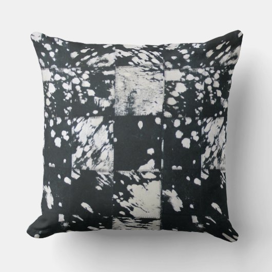 Coussin Motif à écailles noir et blanc pour vache à capuch (Recto)