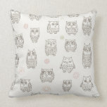Coussin Motif avec chouettes<br><div class="desc">motif sans couture avec chouettes © et ® Bigstock® - Tous droits réservés.</div>