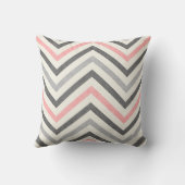 Coussin Motif chevron gris blanc et rose bébé (Verso)