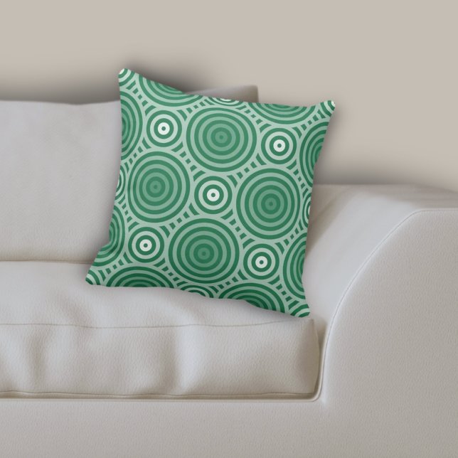 Coussin Motif circulaire tribal vert géométrique imbriqué (Tribal Green Geometric Nested Circular Pattern Throw Pillow)