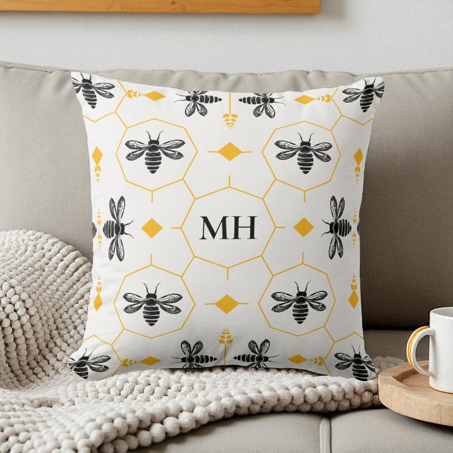 Coussin Motif d'abeille Jaune moderne Noir Élégant Monogra (Modern Yellow Bee Pattern Black Elegant Monogram Throw Pillow)
