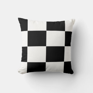 Coussin motif damier noir et blanc