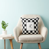 Coussin Motif damier noir et blanc avec monogramme (Chaise)