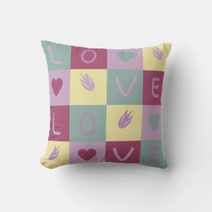 Coussin motif d'amour coloré