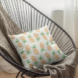 Coussin Motif d'ananas tropical Imprimer<br><div class="desc">Le design présente un imprimé d'ananas tropicaux en aquarelle. Autres couleurs disponibles dans notre boutique !</div>