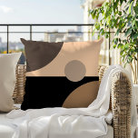 Coussin Motif d'art Chic Abstrait géométrique Cercles<br><div class="desc">Beaux cercles ronds contemporains bronzés,  brun foncé,  taupe et ivoire,  motif sur un arrière - plan noir. Design orné,  élégant,  élégant et éclectique pour la fashionista artistique de fantaisie,  la diva de mode artistique,  populaire branché,  style d'art rétro vintage et abstrait amoureux de motifs géométriques numériques.</div>