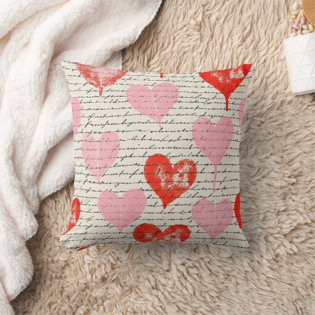 Coussin Motif de cœur moderne avec arrière-plan en script  (Couverture)