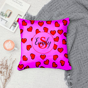 Coussin Motif de cœur rouge élégant sur monogramme violet