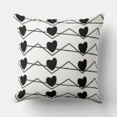 Coussin Motif de cœurs en chevron rayé noir et blanc (Recto)