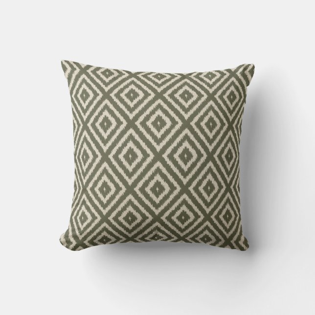 Coussin Motif de diamant d'Ikat en vert olive et crème (Recto)