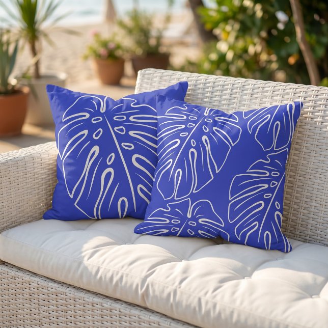Coussin Motif de feuille tropicale blanche sur bleu persan (Créateur téléchargé)