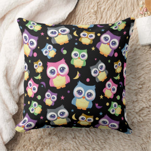 Coussin Motif de hibou fantaisiste sur décoration intérieu
