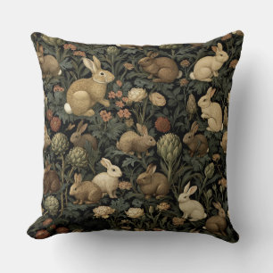 Coussin Motif de lapin de forêt vintage foncé botanique