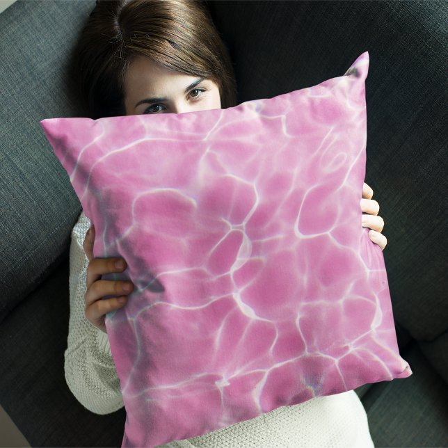 Coussin Motif de lumière de piscine teinté de rose (Créateur téléchargé)