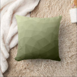 Coussin Motif de maillage géométrique dégradé vert clair d<br><div class="desc">Militaire dégradé géométrique maillage motif triangles ombre. Triangle maillage géométrique avec dégradé vert foncé clair. militaire,  armée,  motif,  ombre,  maillage,  triangles,  géométrie,  dégradé,  cool,  triangle,  vert</div>