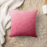 Coussin Motif de maillage géométrique rose rose clair<br><div class="desc">Couleur de l'année. Motif en maille géométrique dégradé rose magenta. Maille géométrique triangulaire avec dégradé vert foncé clair.</div>