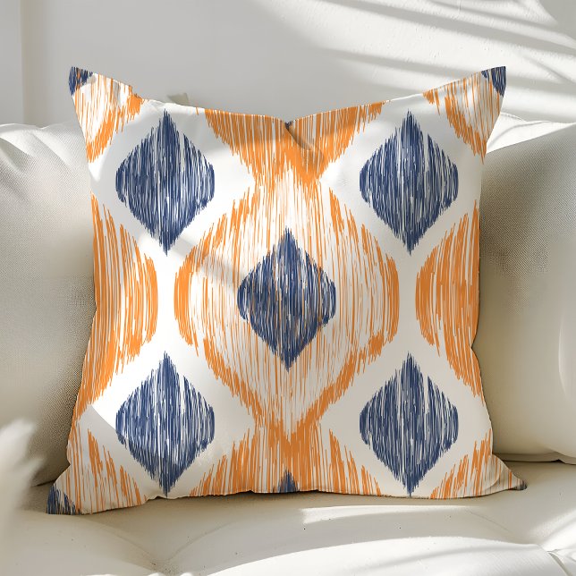 Coussin Motif de Navy Blue and Orange Ogee Ikat (Créateur téléchargé)