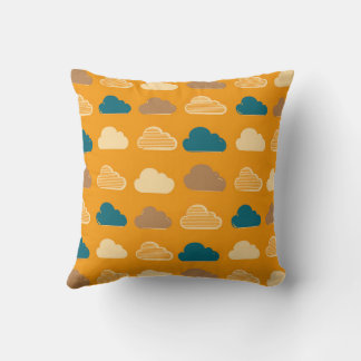 Coussin Motif de Nuages Minimaux – Vibes de Ciel Orange