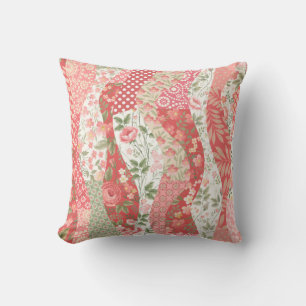 Coussin motif de patchwork transparent avec roses