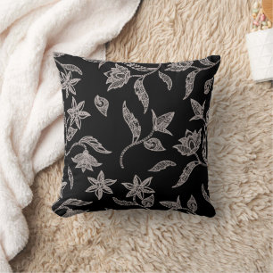 Coussin Motif floral en dentelle argentée complexe