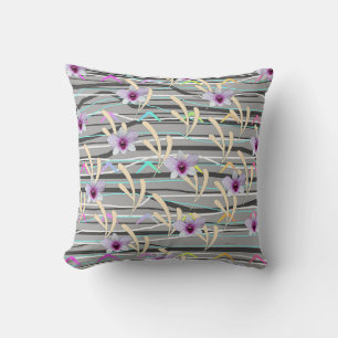 Coussin Motif floral gris feuille pâle centre violet 