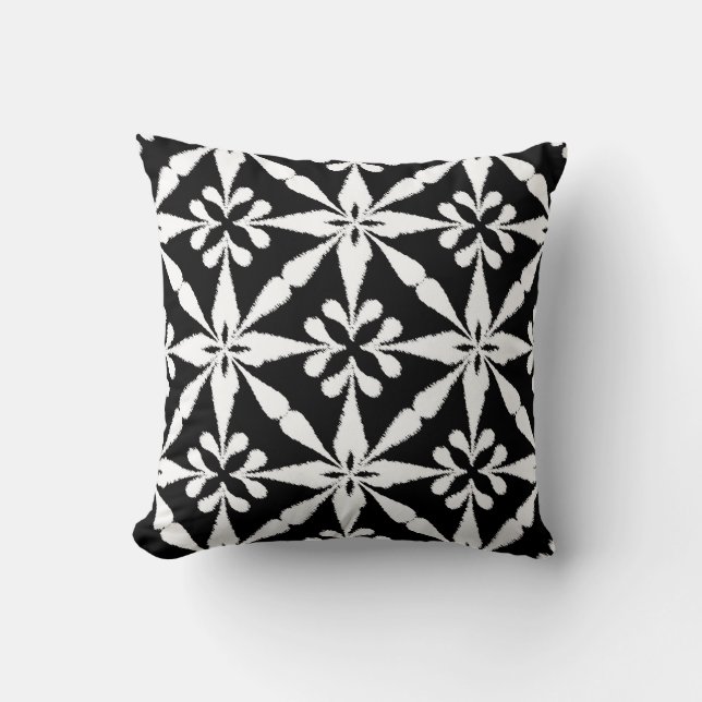 Coussin Motif Ikat Star - Noir et Blanc (Recto)