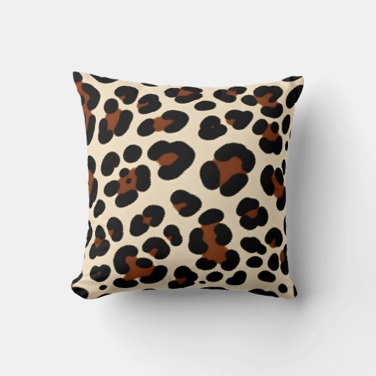 coussin motif léopard. (Recto)