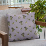 Coussin Motif Rose noir violet<br><div class="desc">coussin vintage et fleuri avec illustration de roses noirs avec verdure transformée en motif. L'arrière - plan est violet.</div>